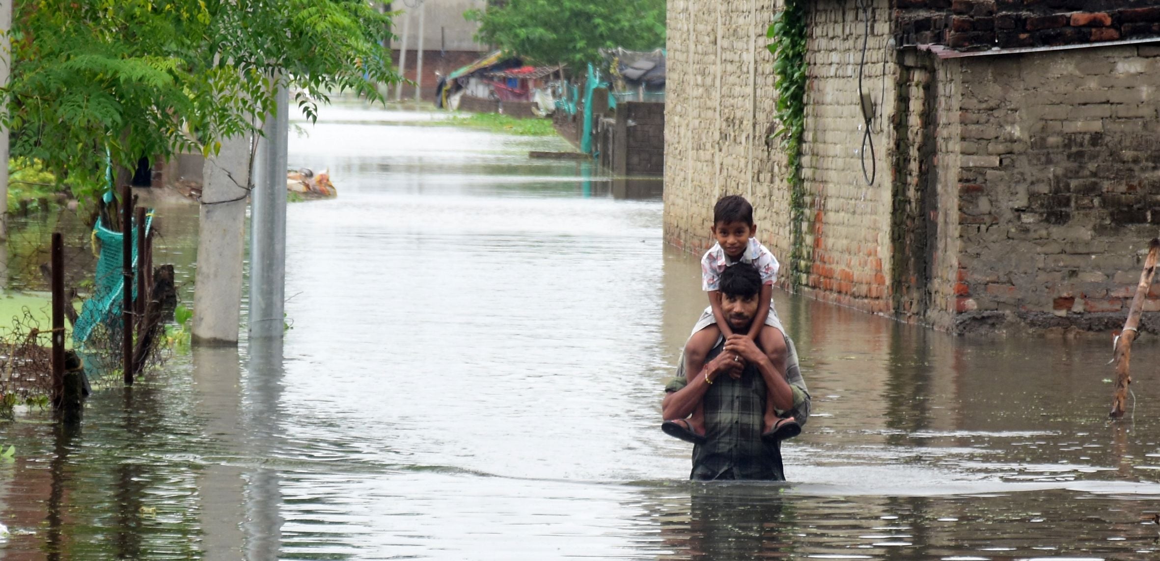 बारिश थमी पर जारी रहा मुसीबतों का सिलसिला बारिश थमी पर जारी रहा मुसीबतों का सिलसिला