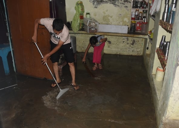 बारिश थमी पर जारी रहा मुसीबतों का सिलसिला बारिश थमी पर जारी रहा मुसीबतों का सिलसिला