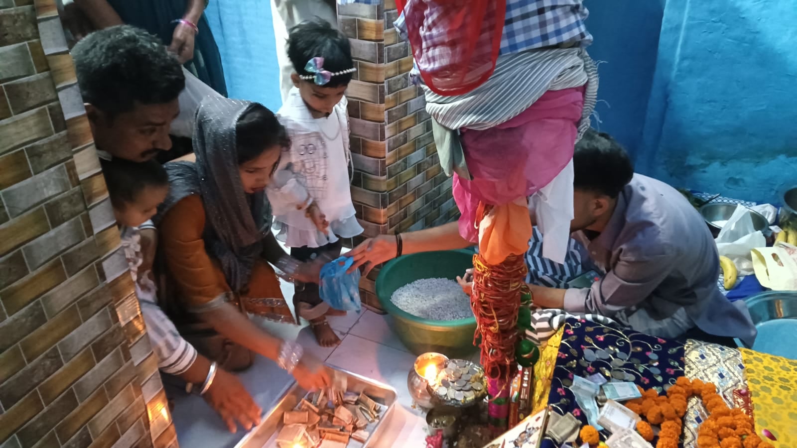 गोगा मेड़ी पर माथा टेकने के लिए उमड़ी श्रद्धालुओं की भीड़। संवाद