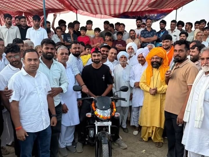 प्रतियोगिता में हिस्सा लेते हुए खिलाड़ी। प्रतियोगिता में हिस्सा लेते हुए खिलाड़ी।