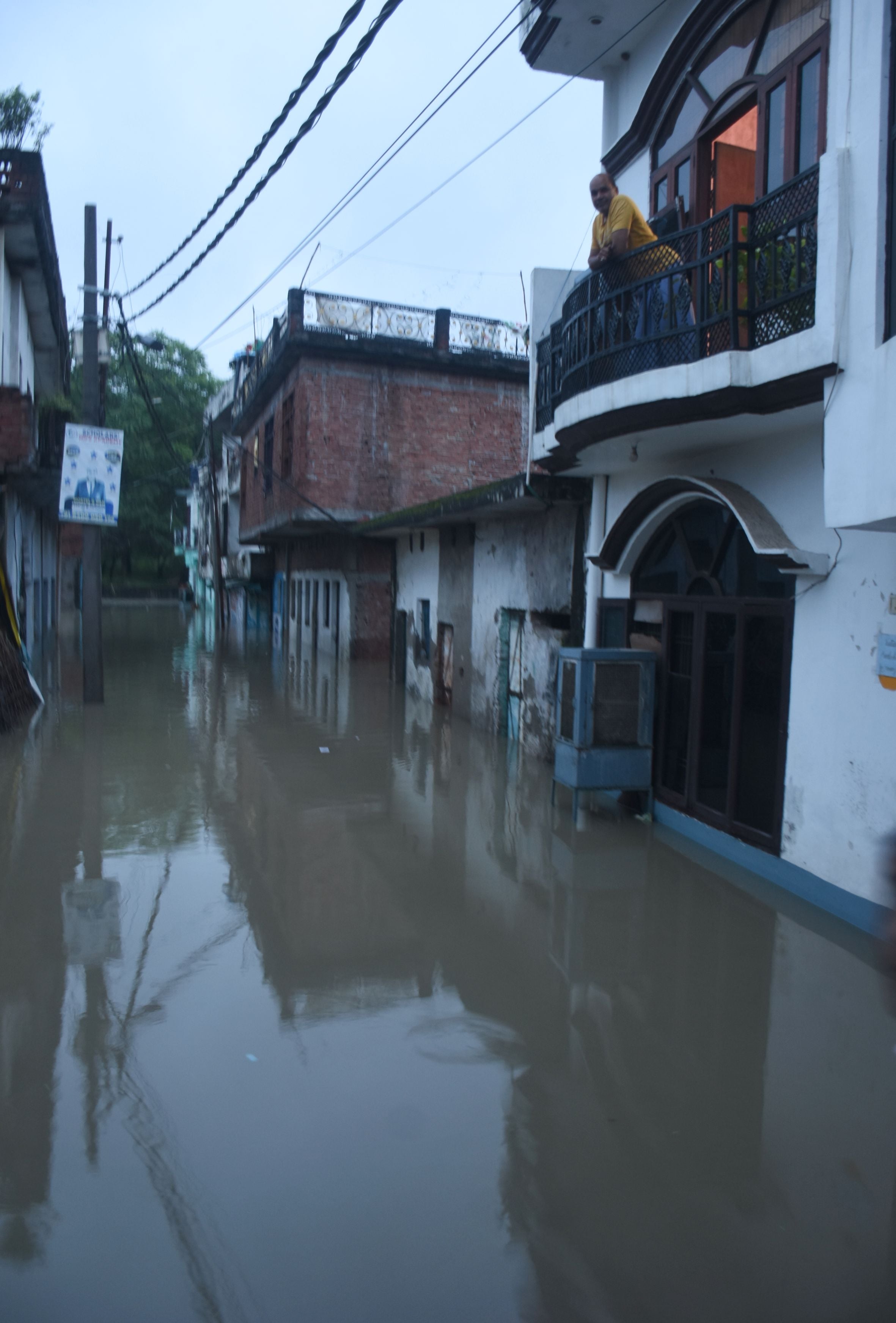 शहर में कई जगहों पर हुआ जलभराव। शहर में कई जगहों पर हुआ जलभराव।