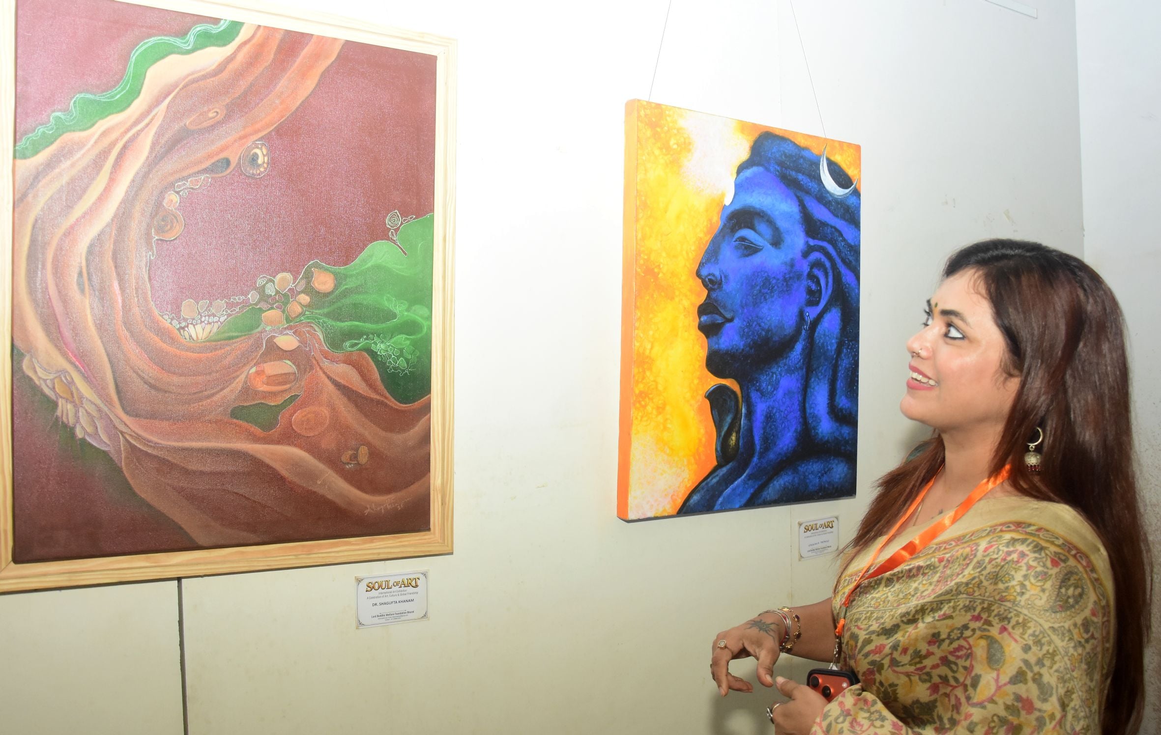 धम्म स्थली कॉफी टेबल बुक को प्री-लॉन्च करतीं श्रीलंका की उच्चायुक्त प्रदीपा महिशिनी कोलोने। धम्म स्थली कॉफी टेबल बुक को प्री-लॉन्च करतीं श्रीलंका की उच्चायुक्त प्रदीपा महिशिनी कोलोने।