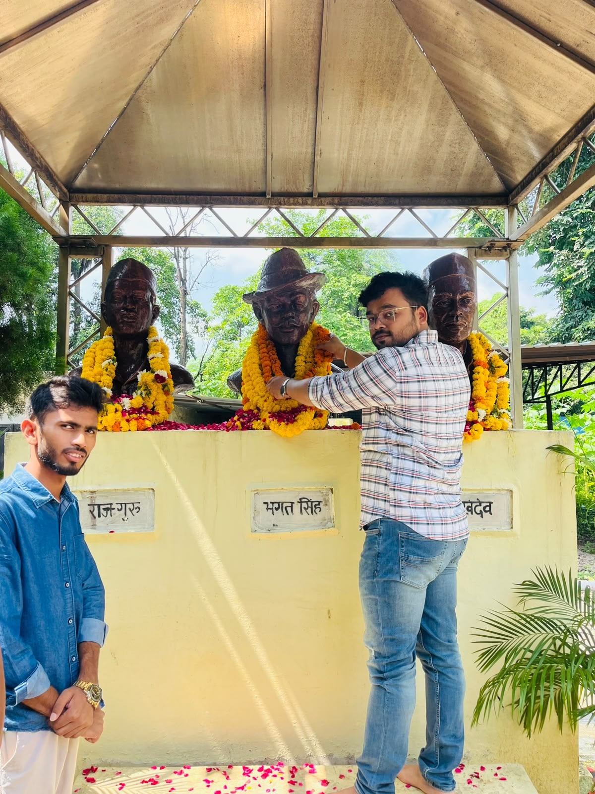अखिल भारतीय विद्यार्थी परिषद ने दी श्रद्धांजलि अखिल भारतीय विद्यार्थी परिषद ने दी श्रद्धांजलि