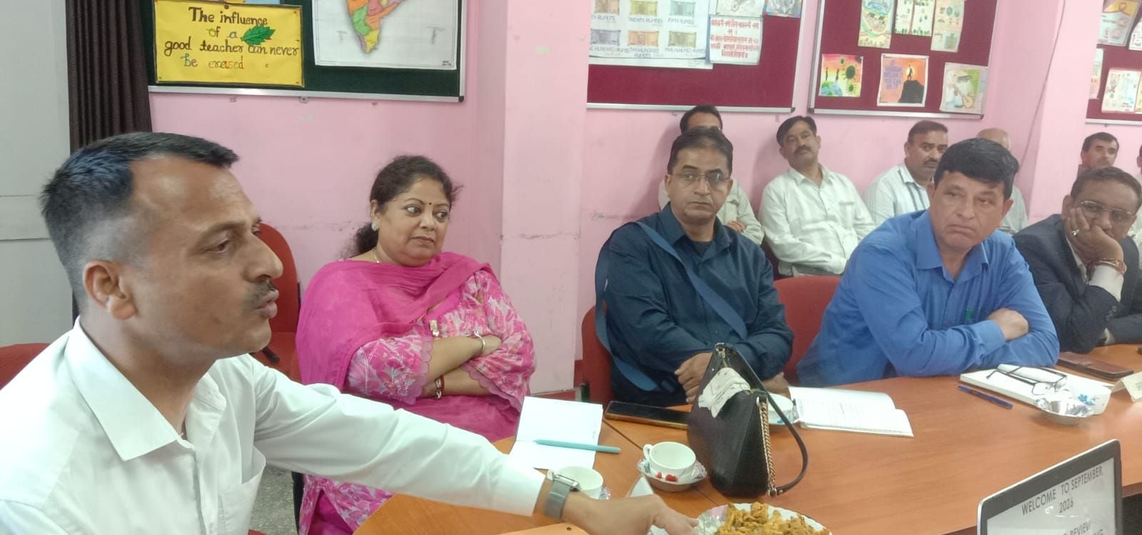 डाइट नाहन में जिला समीक्षात्मक बैठक के दौरान शिक्षा विभाग के अधिकारी। संवाद डाइट नाहन में जिला समीक्षात्मक बैठक के दौरान शिक्षा विभाग के अधिकारी। संवाद