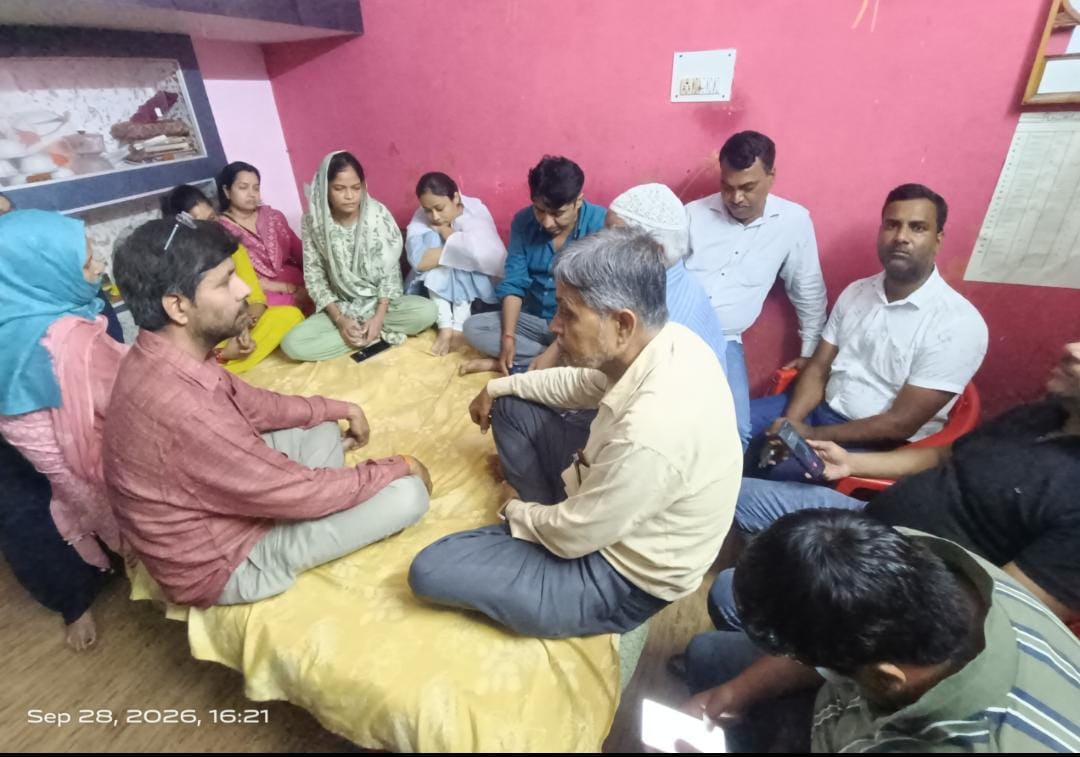 फोटो-43-संडीला बीआरसी पर मौजूद पुलिस बल संवाद । फोटो-43-संडीला बीआरसी पर मौजूद पुलिस बल संवाद ।