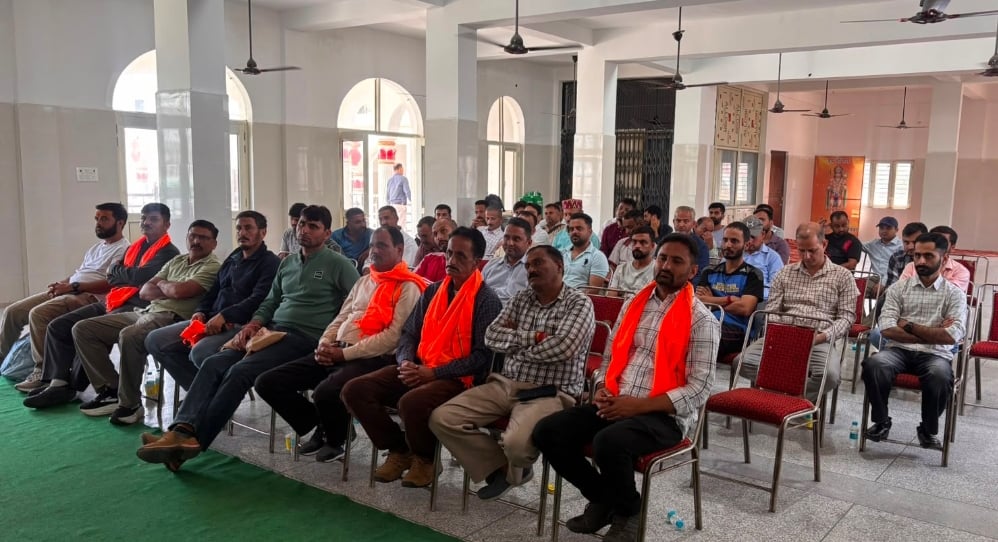 हिमाचल प्रदेश बिजली बोर्ड तकनीकी कर्मचारी संघ पांवटा साहिब इकाई की बैठक में भाग लेते प्रदेश वी हिमाचल प्रदेश बिजली बोर्ड तकनीकी कर्मचारी संघ पांवटा साहिब इकाई की बैठक में भाग लेते प्रदेश वी