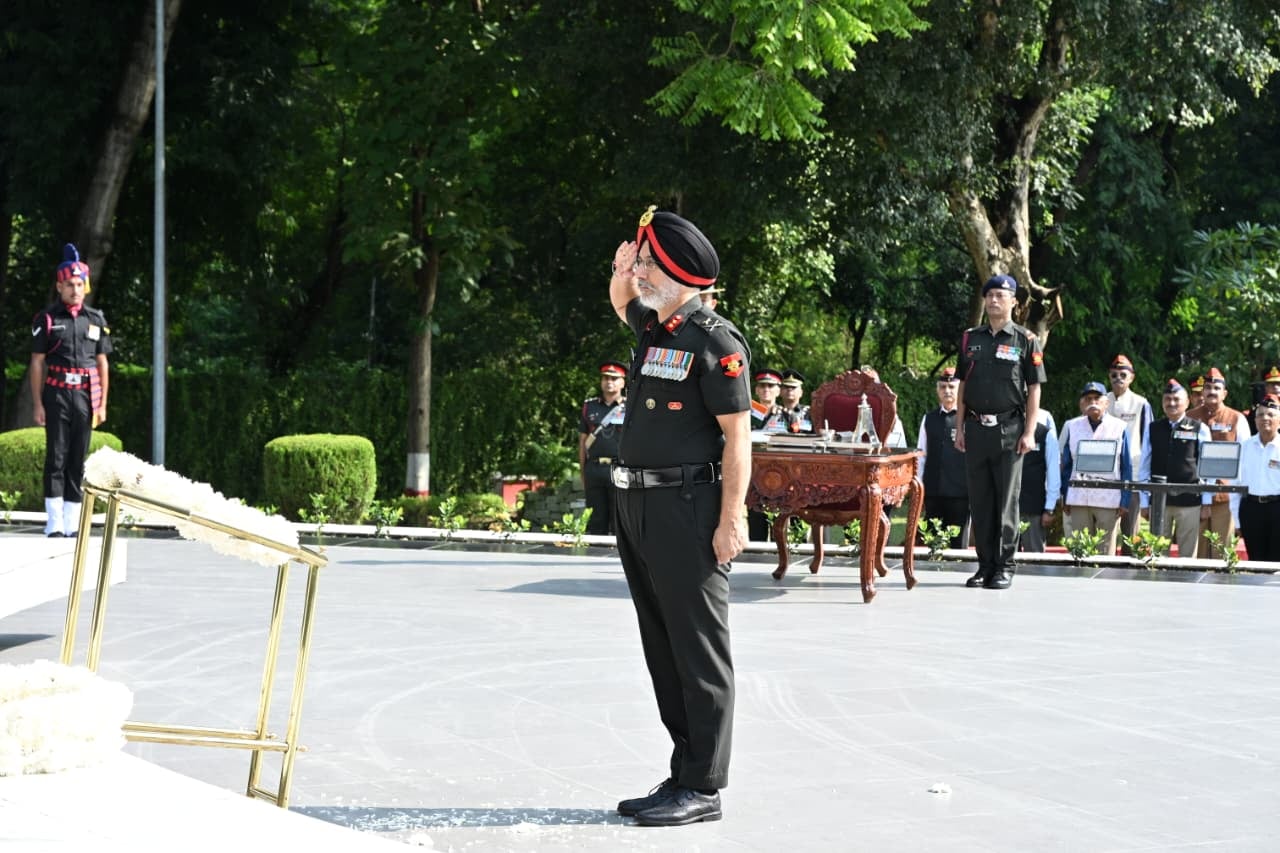 धूमधाम से मनाया गया 200वां गनर्स डे, शहीदों को किया नमन