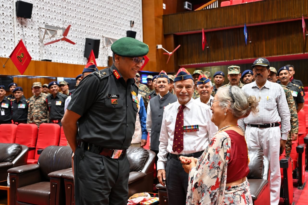 धूमधाम से मनाया गया 200वां गनर्स डे, शहीदों को किया नमन