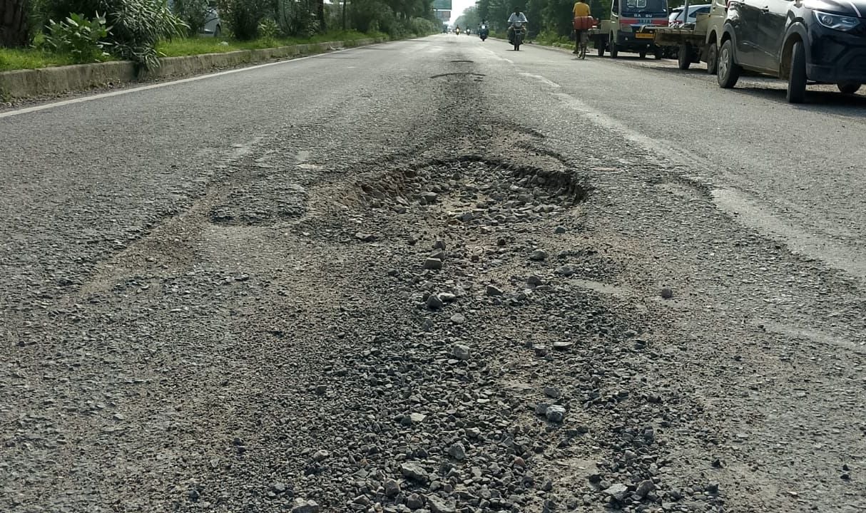 बिछिया के शहजादपुर से पिपरोसा संपर्क मार्ग में हुए गड्ढों में भरा पानी। संवाद बिछिया के शहजादपुर से पिपरोसा संपर्क मार्ग में हुए गड्ढों में भरा पानी। संवाद