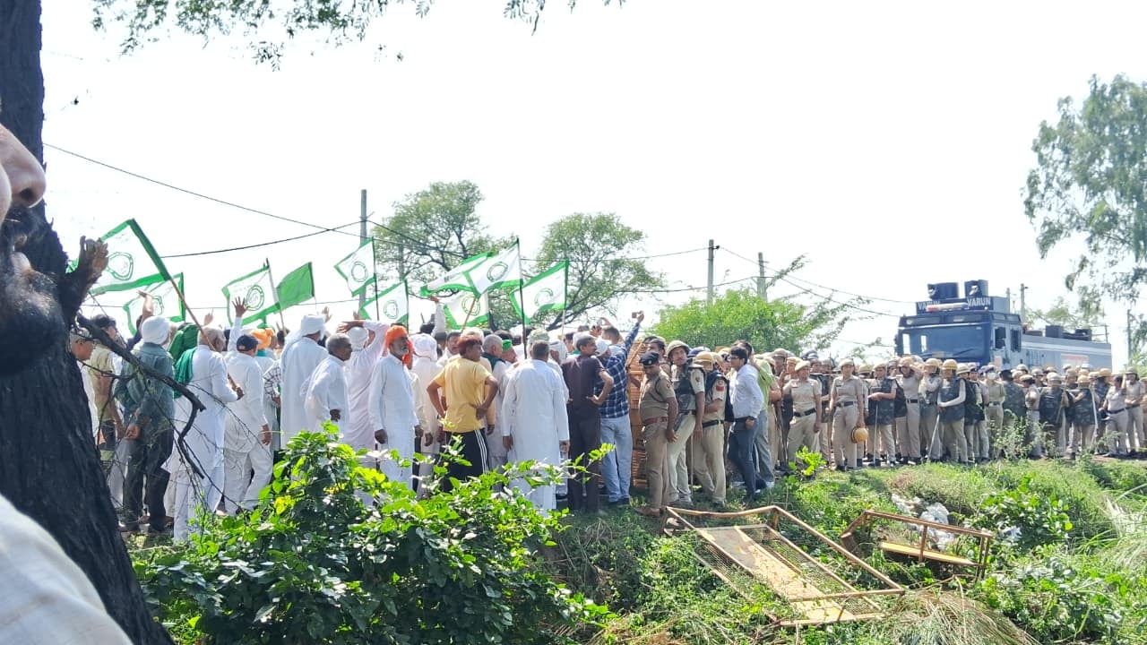 फोटो: सोनीपत के गांव सोहटी में भाकियू एकता सिद्धूपुर के प्रदेश अध्यक्ष अभिमन्यु कोहाड़ की अगुवाई फोटो: सोनीपत के गांव सोहटी में भाकियू एकता सिद्धूपुर के प्रदेश अध्यक्ष अभिमन्यु कोहाड़ की अगुवाई