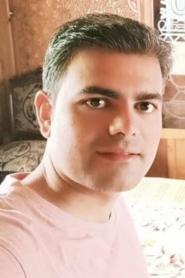 ग्रेटर नोएडा वेस्ट स्थित सेक्टर - 3 में जर्जर पडी सड़क ।  स्रोत  निवासी
