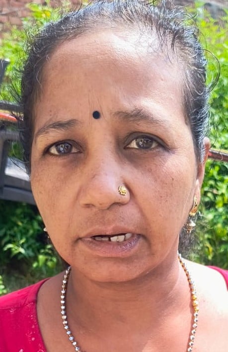 हनुमतधाम मंदिर परिसर में भरा खन्नौत नदी का पानी श्रद्धालुओं के लिए आना-जाना बंद कर डाल दिए गए त हनुमतधाम मंदिर परिसर में भरा खन्नौत नदी का पानी श्रद्धालुओं के लिए आना-जाना बंद कर डाल दिए गए त