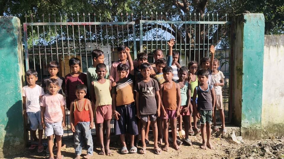 इटौंजा के गांवों में भरा पानी।
