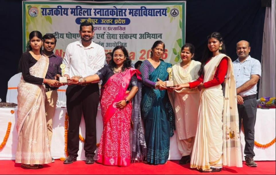 राजकीय महिला स्नातकोत्तर महाविद्यालय में न्यूट्रीफिट फियेस्टा के तहत लगे स्टॉल में व्यंजनों का राजकीय महिला स्नातकोत्तर महाविद्यालय में न्यूट्रीफिट फियेस्टा के तहत लगे स्टॉल में व्यंजनों का