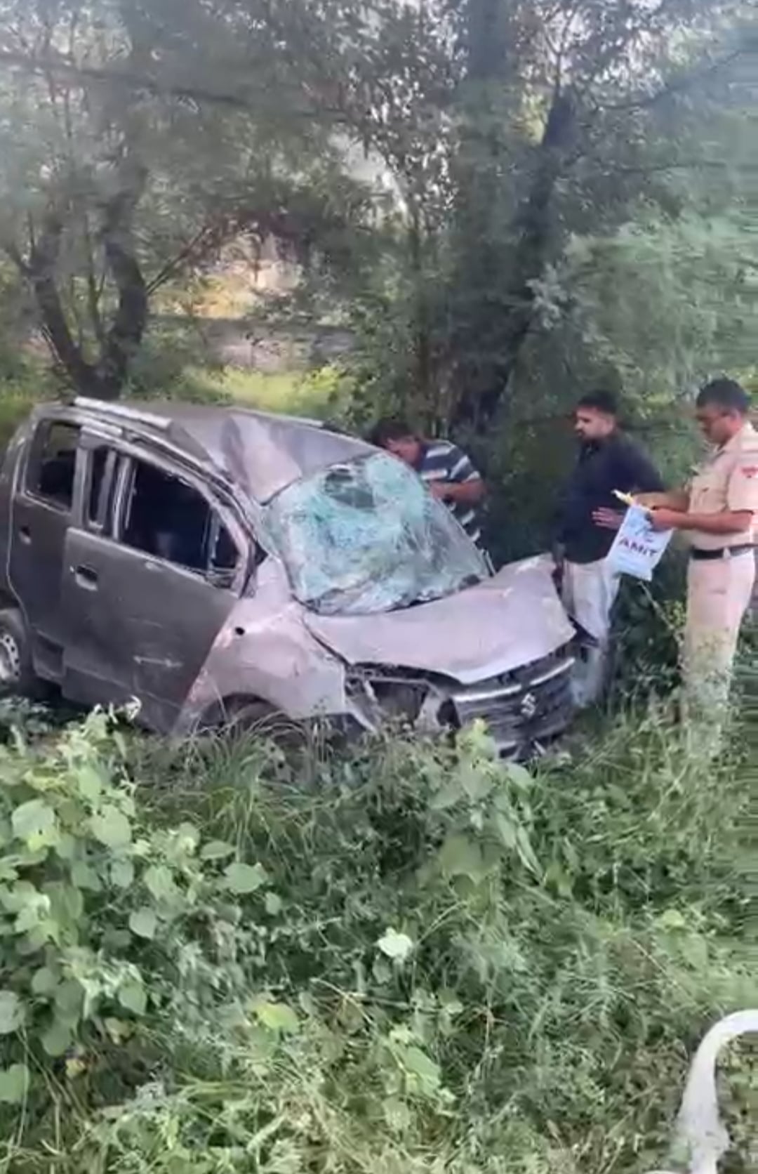 अस्पताल में उपचाराधीन घायल किसान बिजेंद्र। संवाद अस्पताल में उपचाराधीन घायल किसान बिजेंद्र। संवाद