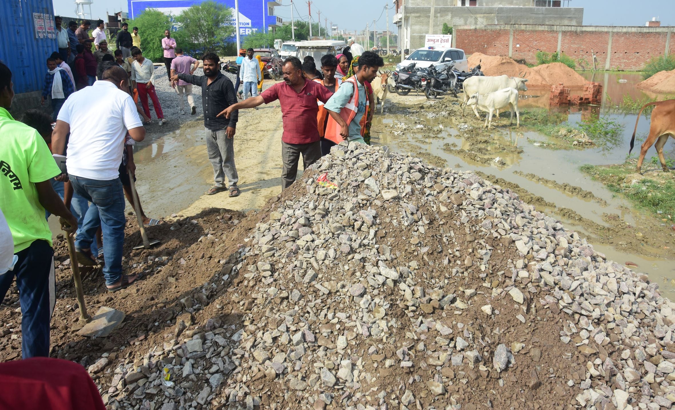 फैजुल्लागंज में जलभराव।