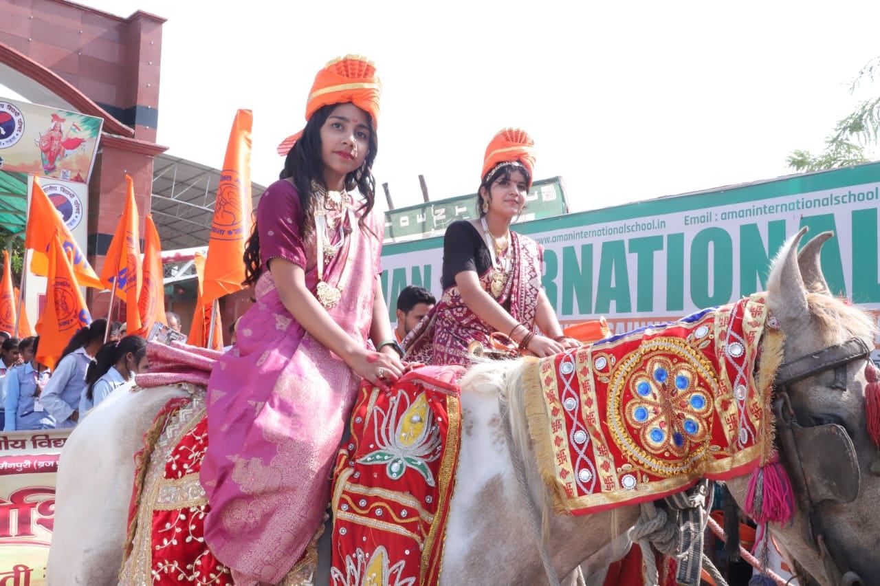 फोटो 34 जिला युवती सम्मेलन में मंच पर मौजूद मुख्य अतिथि अपर्णा यादव और मुख्य वक्ता पायल राय। सं फोटो 34 जिला युवती सम्मेलन में मंच पर मौजूद मुख्य अतिथि अपर्णा यादव और मुख्य वक्ता पायल राय। सं