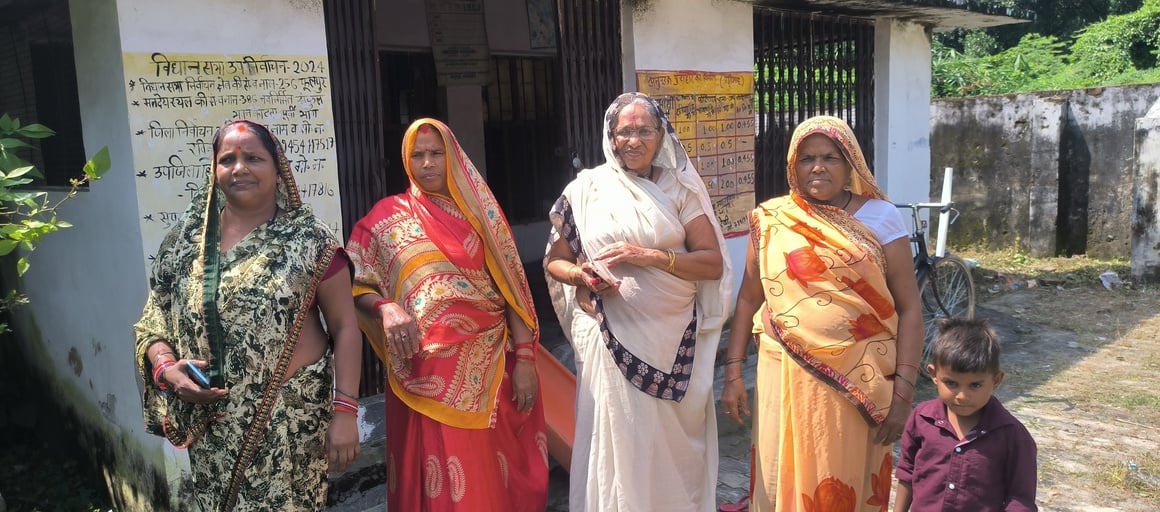 फ़ोटो हनुमानगंज के कोटवा गांव के आंगनबाड़ी केंद्र में तेंदुआ दिखाई देने के बाद डर से गिरकर घायल