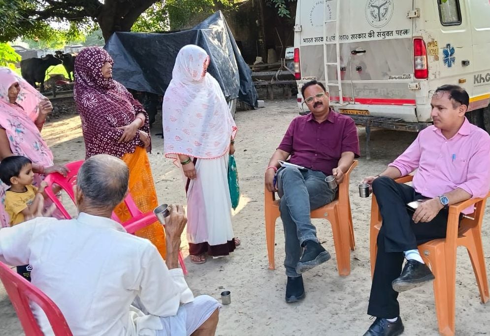 घर पर इलाज कराते कल्लू सिंह। संवाद