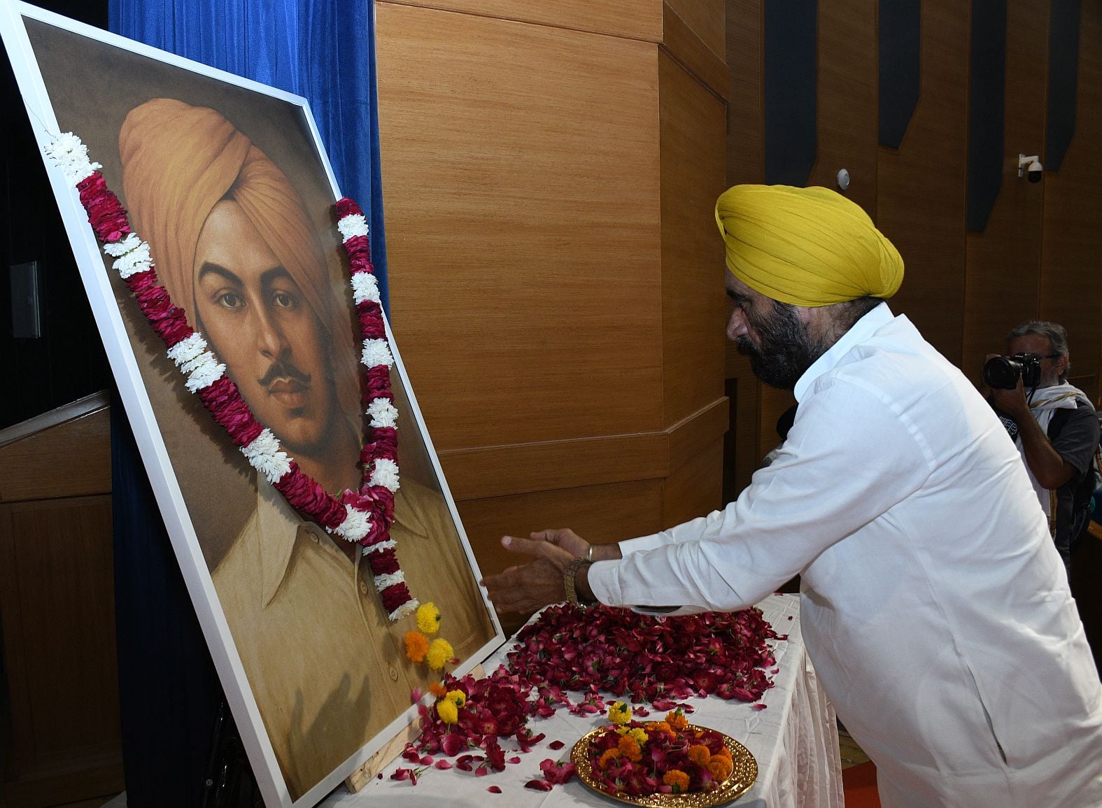 इंदिरा गांधी प्रतिष्ठान में सरदार भगत सिंह की जयंती पर आयोजित सिख सम्मेलन इंदिरा गांधी प्रतिष्ठान में सरदार भगत सिंह की जयंती पर आयोजित सिख सम्मेलन