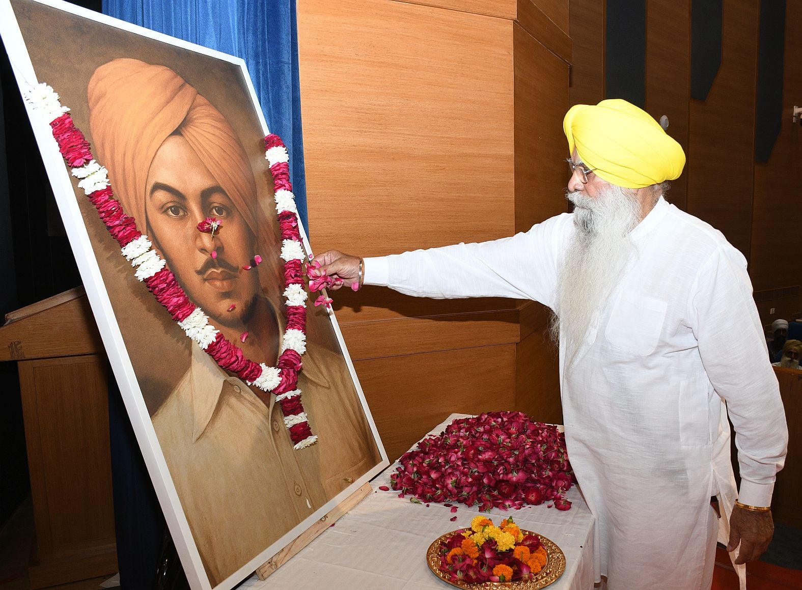 इंदिरा गांधी प्रतिष्ठान में सरदार भगत सिंह की जयंती पर आयोजित सिख सम्मेलन इंदिरा गांधी प्रतिष्ठान में सरदार भगत सिंह की जयंती पर आयोजित सिख सम्मेलन