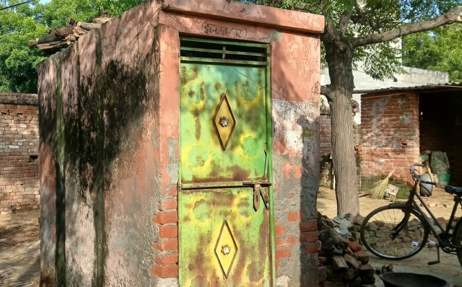 जहांगीराबाद में लगा कूड़े-कचरे का ढेर। संवाद