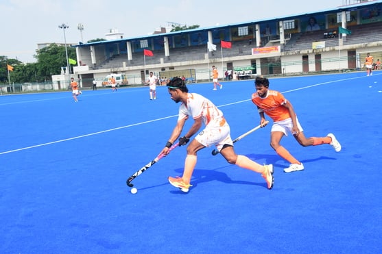 लालपुपर स्टेडियम में चल रही प्रदेश स्तरीय खेल  समन्वयक सीनियर पुरुष हॉकी प्रतियोगिता के क्वाटरफ