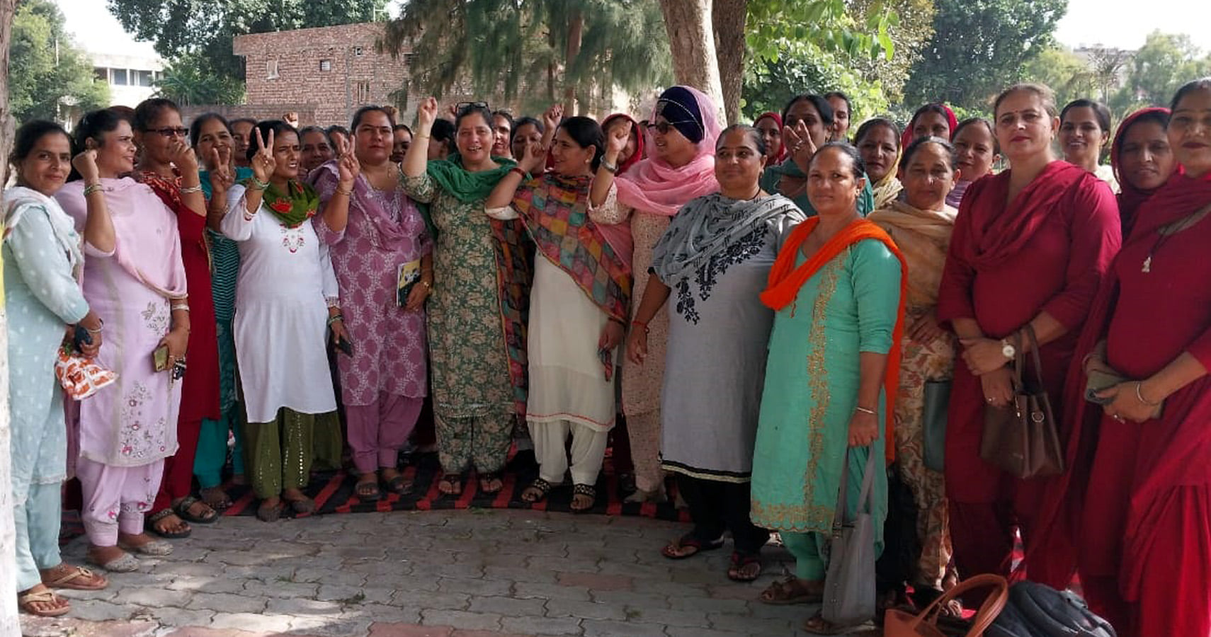 सम्मेलन में भाग लेते हुए आशा वर्कर। विज्ञप्ति सम्मेलन में भाग लेते हुए आशा वर्कर। विज्ञप्ति