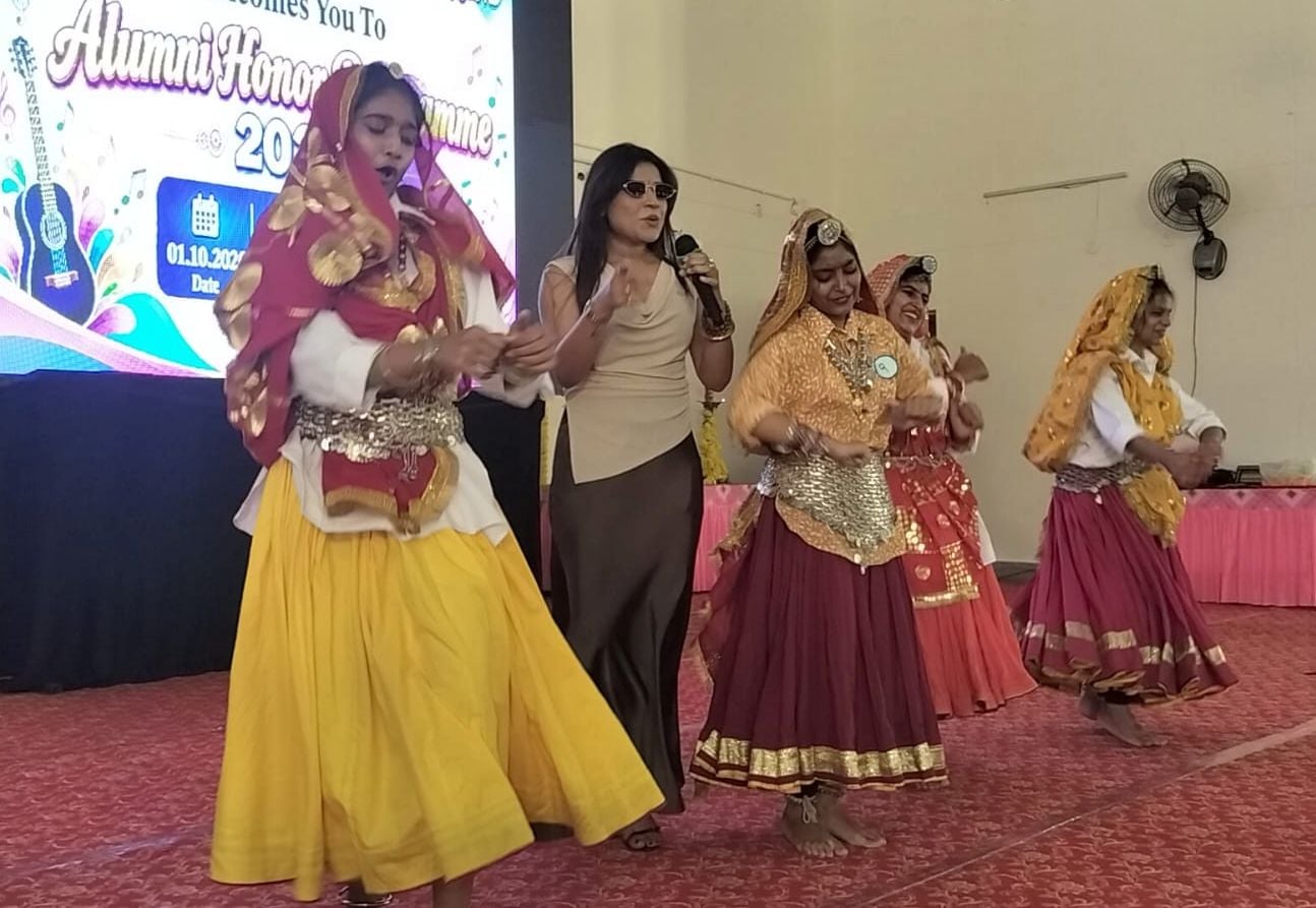 01जेएनडी12- हिंदू कन्या कॉलेज में आयोजित यूथ फेस्टिवल में नृत्य करती कॉलेज की पूर्व छात्रा। सं 01जेएनडी12- हिंदू कन्या कॉलेज में आयोजित यूथ फेस्टिवल में नृत्य करती कॉलेज की पूर्व छात्रा। सं