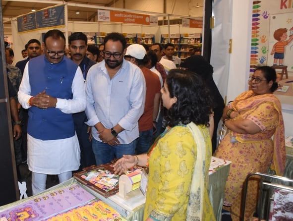 बलरामपुर गार्डन में राष्ट्रीय पुस्तक मेले हुआ शुरू। 