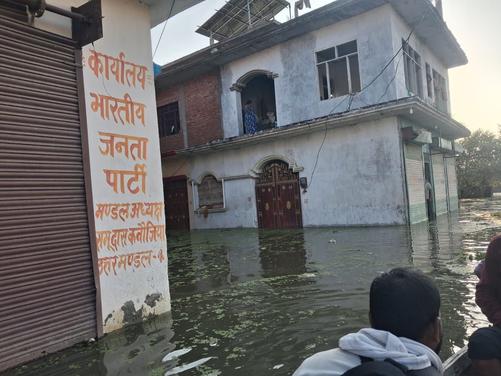 फैजुल्लागंज की काॅलोनी में भरा पानी। फैजुल्लागंज की काॅलोनी में भरा पानी।