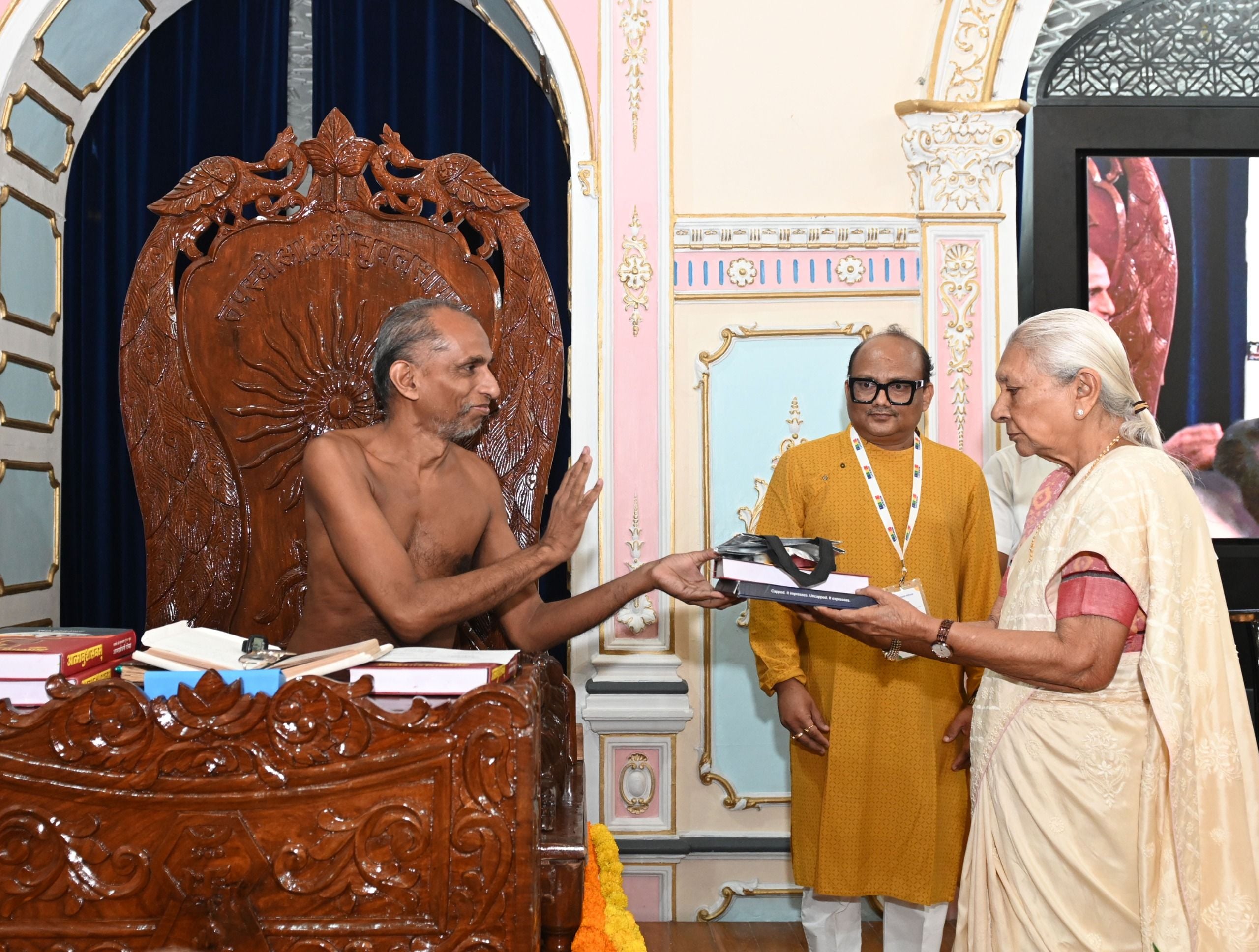 जनभवन में आयोजित क्षमावाणी पर्व व त्यागी व्रती सम्मान, मिच्छामि दुक्कडम कार्यक्रम जनभवन में आयोजित क्षमावाणी पर्व व त्यागी व्रती सम्मान, मिच्छामि दुक्कडम कार्यक्रम