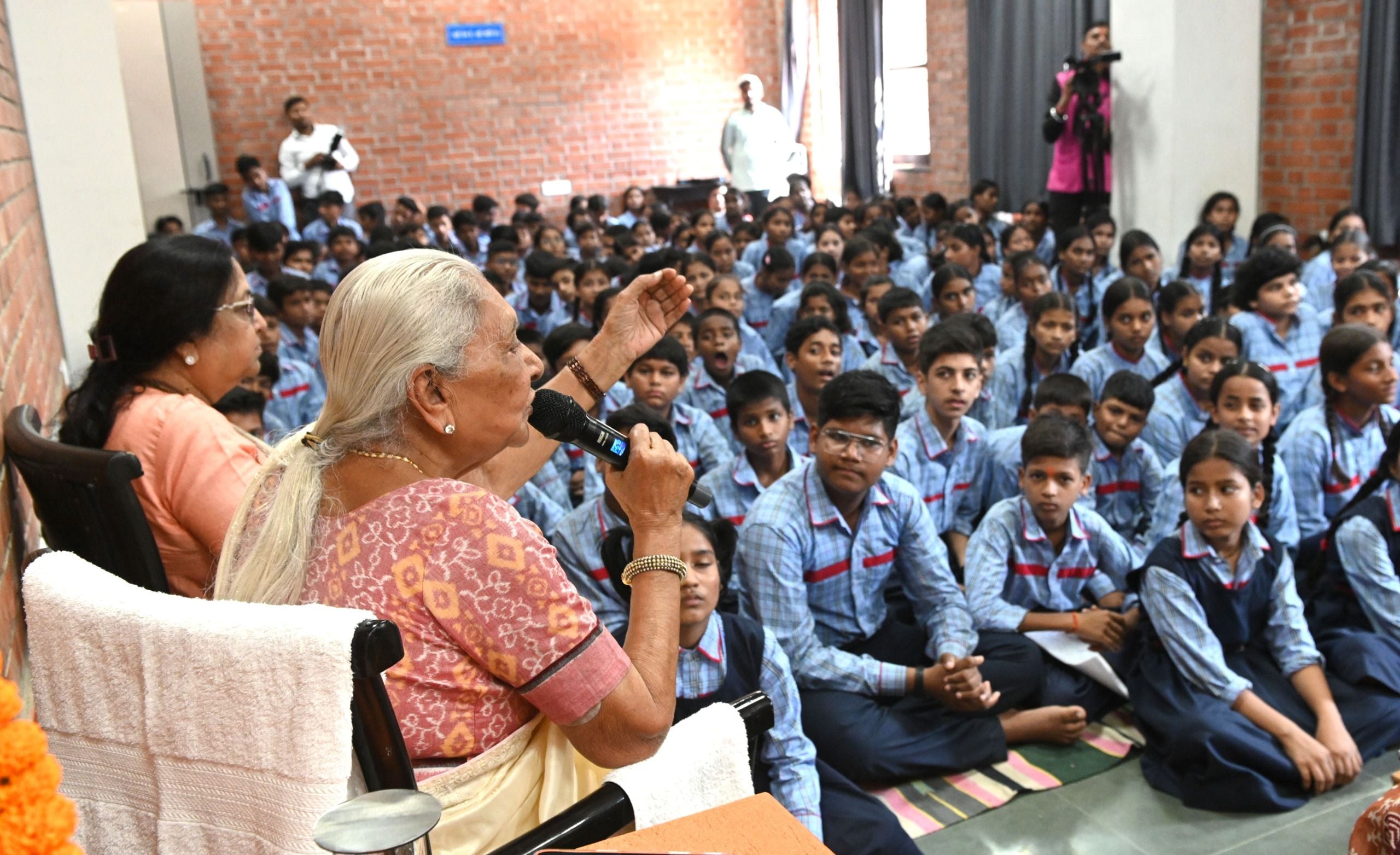 जनभवन स्थित आदर्श माध्यमिक विद्यालय में हुआ आयोजन। जनभवन स्थित आदर्श माध्यमिक विद्यालय में हुआ आयोजन।