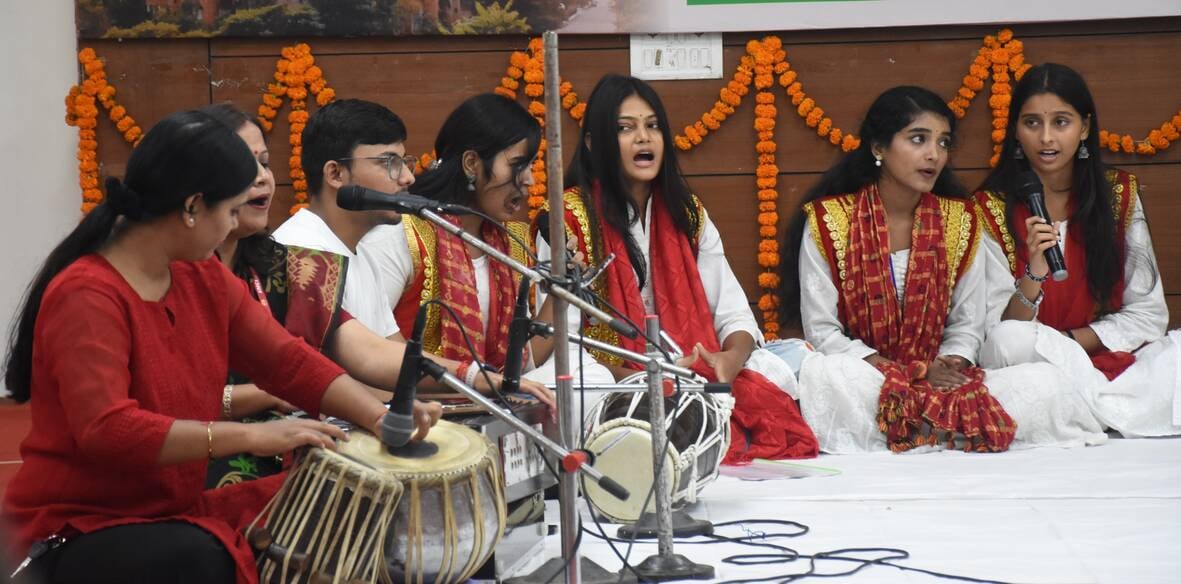 ख्वाजा मुईनुद्दीन चिश्ती भाषा विश्वविद्यालय का 17वां स्थापना दिवस बृहस्पतिवार को अटल भवन में मन ख्वाजा मुईनुद्दीन चिश्ती भाषा विश्वविद्यालय का 17वां स्थापना दिवस बृहस्पतिवार को अटल भवन में मन