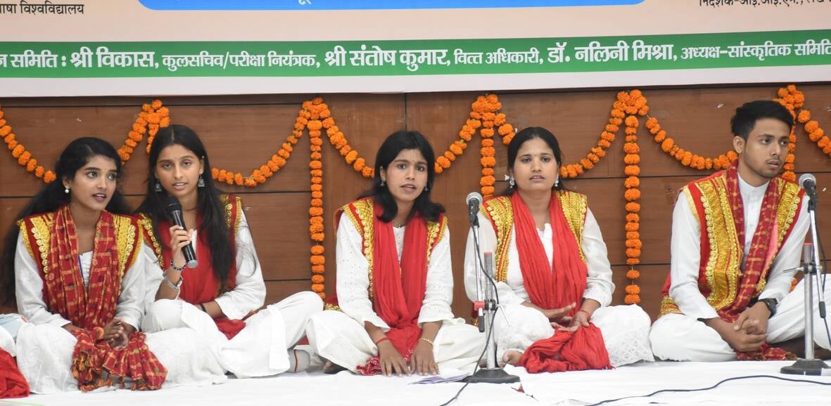 ख्वाजा मुईनुद्दीन चिश्ती भाषा विश्वविद्यालय का 17वां स्थापना दिवस बृहस्पतिवार को अटल भवन में मन ख्वाजा मुईनुद्दीन चिश्ती भाषा विश्वविद्यालय का 17वां स्थापना दिवस बृहस्पतिवार को अटल भवन में मन
