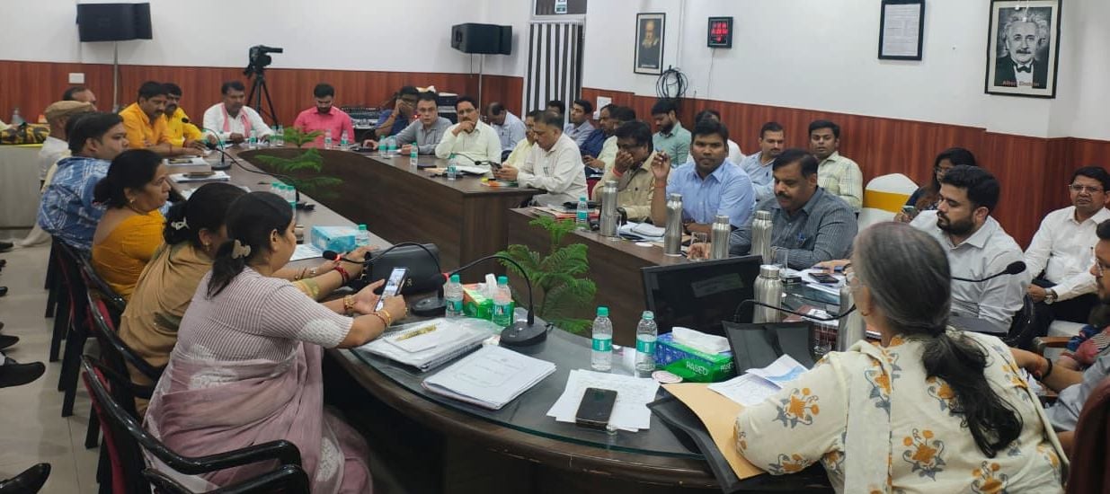 नगर निगम कार्यकारिणी की बैठक में लिए गए अहम फैसले। नगर निगम कार्यकारिणी की बैठक में लिए गए अहम फैसले।