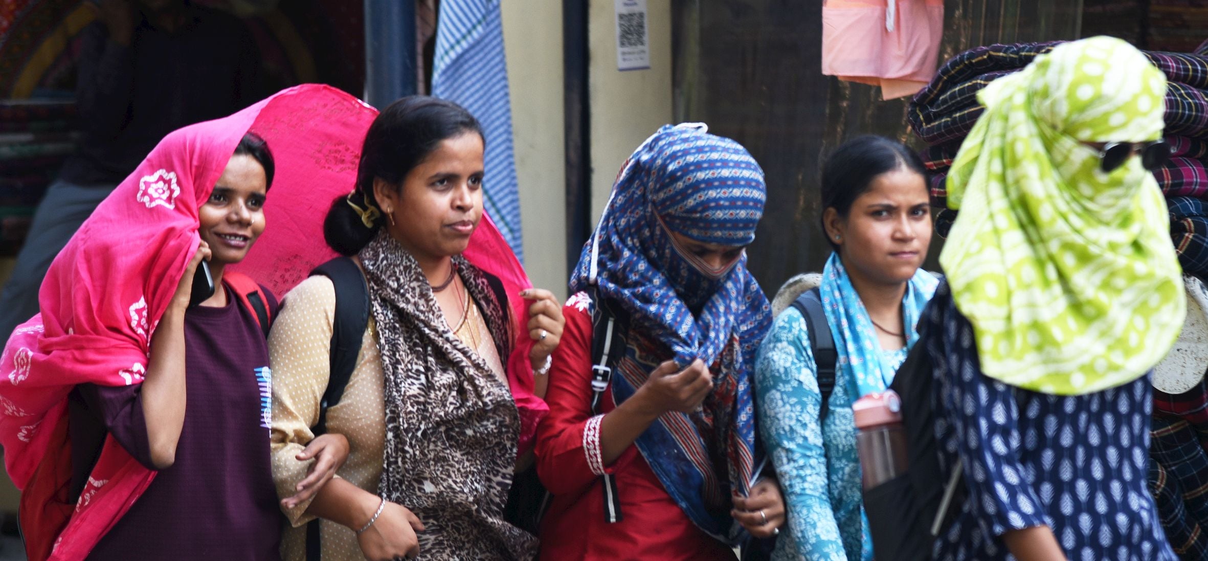 राजधानी में बृहस्पतिवार को तेज धूप ने परेशान किया। राजधानी में बृहस्पतिवार को तेज धूप ने परेशान किया।