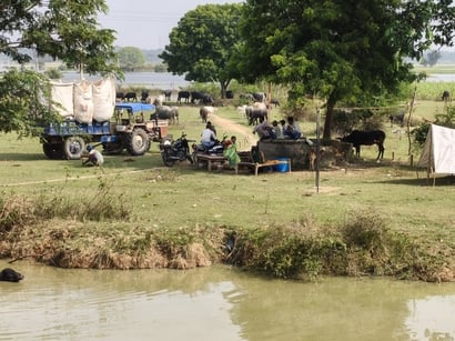 बख्शी का तालाब के गांवों में बाढ़।
