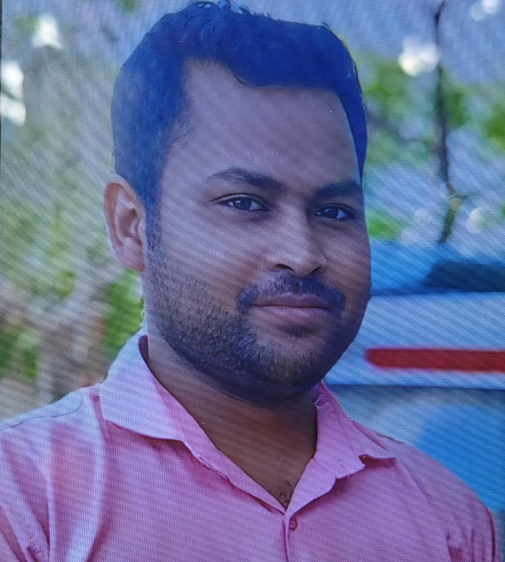 हादसे में मौत की खबर में...ललित कुमार की मौत के बाद बिलखते परिजन-स्रोत-पाठक हादसे में मौत की खबर में...ललित कुमार की मौत के बाद बिलखते परिजन-स्रोत-पाठक