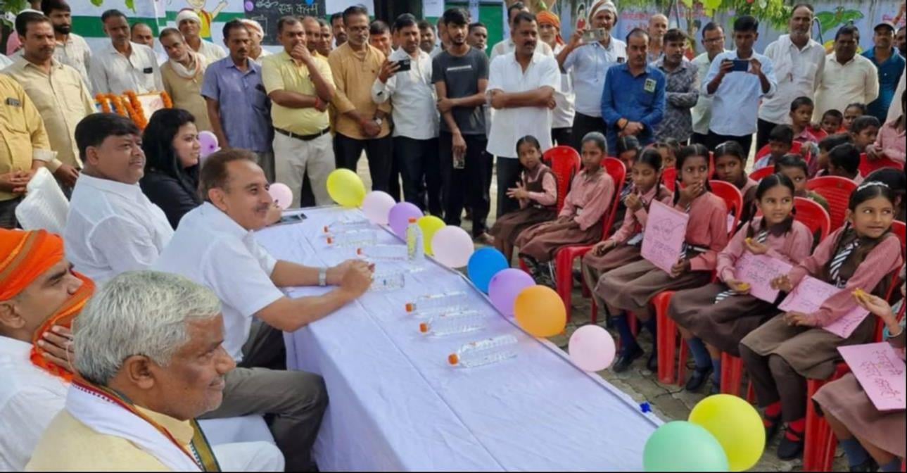 महात्मा गांधी जयंती और पूर्व प्रधानमंत्री लाल बहादुर शास्त्री की जयंती पर शुक्रवार को जिले में महात्मा गांधी जयंती और पूर्व प्रधानमंत्री लाल बहादुर शास्त्री की जयंती पर शुक्रवार को जिले में