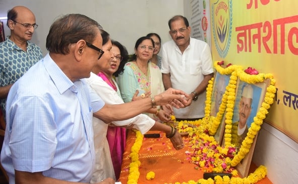राष्ट्रपिता महात्मा गांधी व पूर्व प्रधानमंत्री लाल बहादुर शास्त्री की जयंती पर जगह-जगह हुए आयोज राष्ट्रपिता महात्मा गांधी व पूर्व प्रधानमंत्री लाल बहादुर शास्त्री की जयंती पर जगह-जगह हुए आयोज