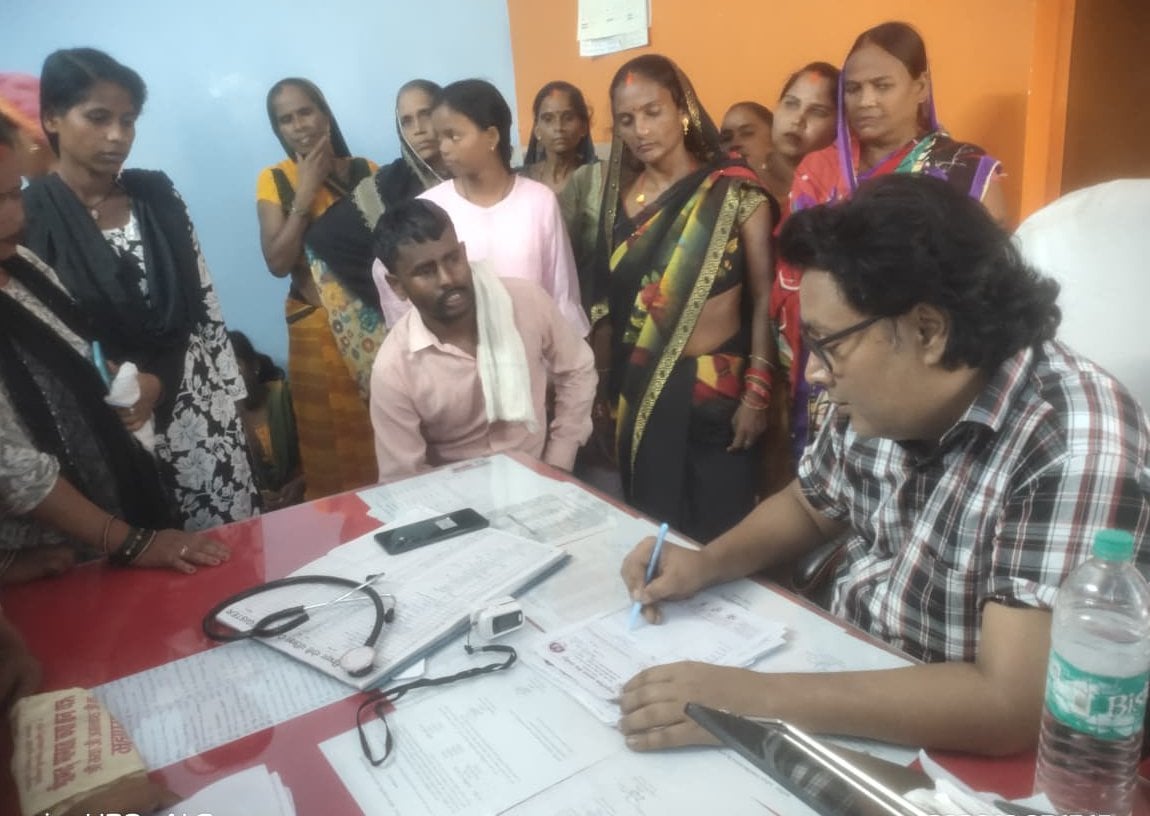 सांगीपुर सीएचसी में बंद डेंटल चिकित्सक कक्ष। संवाद सांगीपुर सीएचसी में बंद डेंटल चिकित्सक कक्ष। संवाद