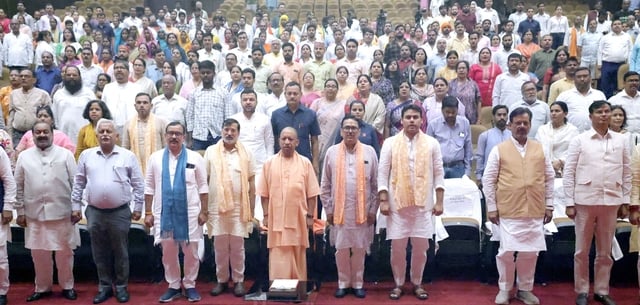 सेवा की अनकही कहानियां मंच पर हुईं जीवंत