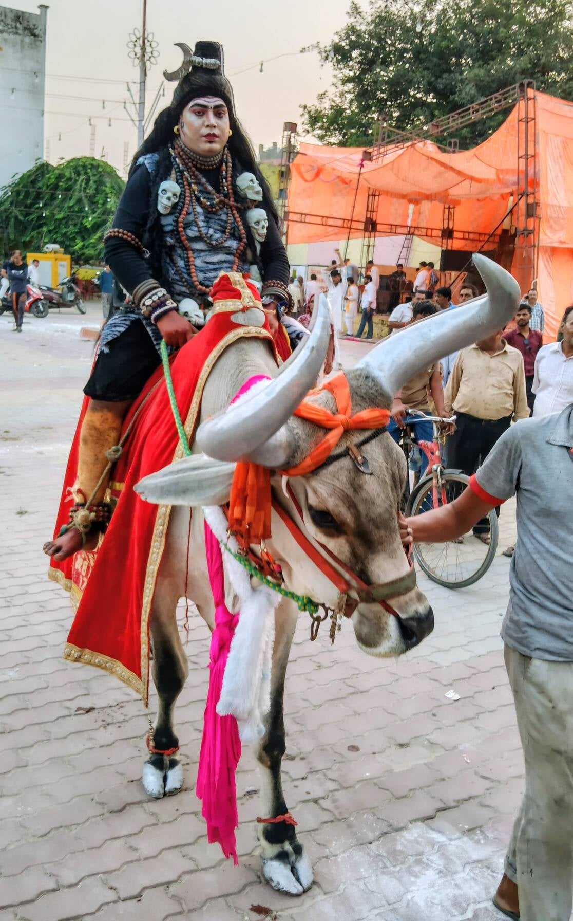 भगवान श्री रामलीला कमेटी द्वारा निकाली गई शिव बारात शोभायात्रा का विधायक अमित अग्रवाल फीटा काटक भगवान श्री रामलीला कमेटी द्वारा निकाली गई शिव बारात शोभायात्रा का विधायक अमित अग्रवाल फीटा काटक