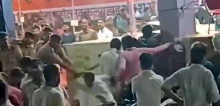 फोटो 04 एमएएचपी 13 परिचय-जलविहार मेला महोत्सव के अंतिम दिन बॉलीवुड स्वीट नाइट में फिल्मी गीत पर