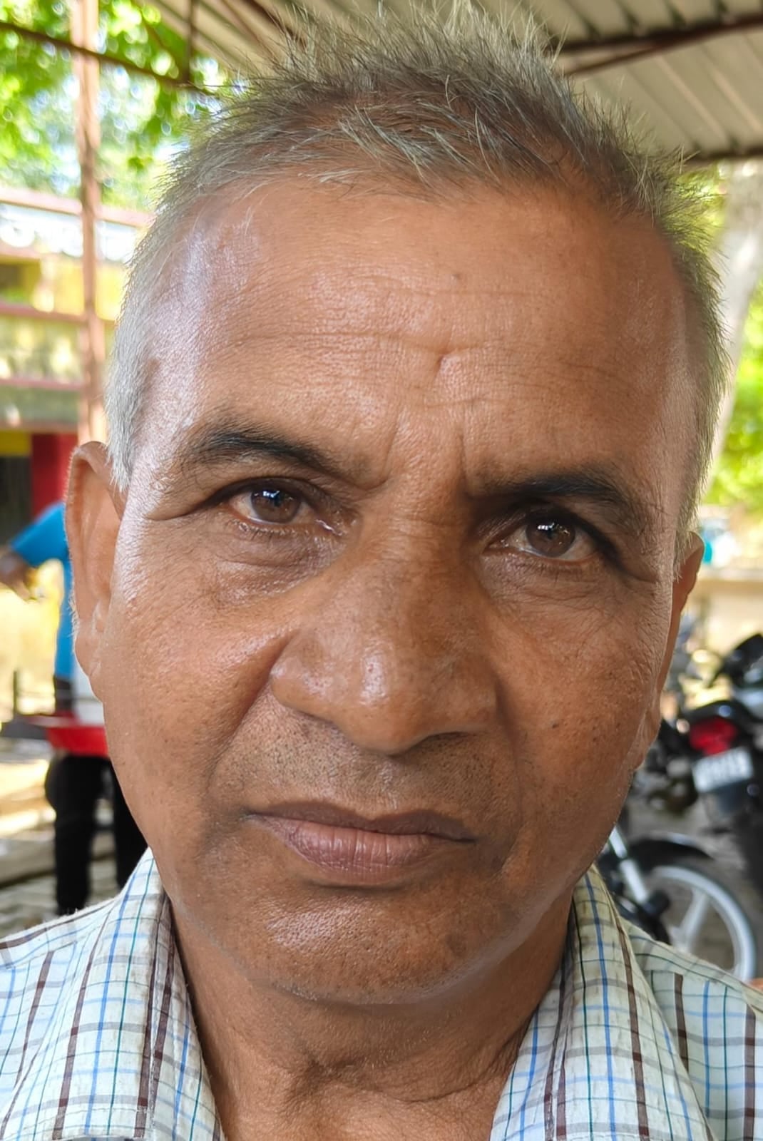 फोटो- 27 सदर तहसील में हड़ताल के दौरान मांगें दोहराते लेखपाल। संवाद फोटो- 27 सदर तहसील में हड़ताल के दौरान मांगें दोहराते लेखपाल। संवाद
