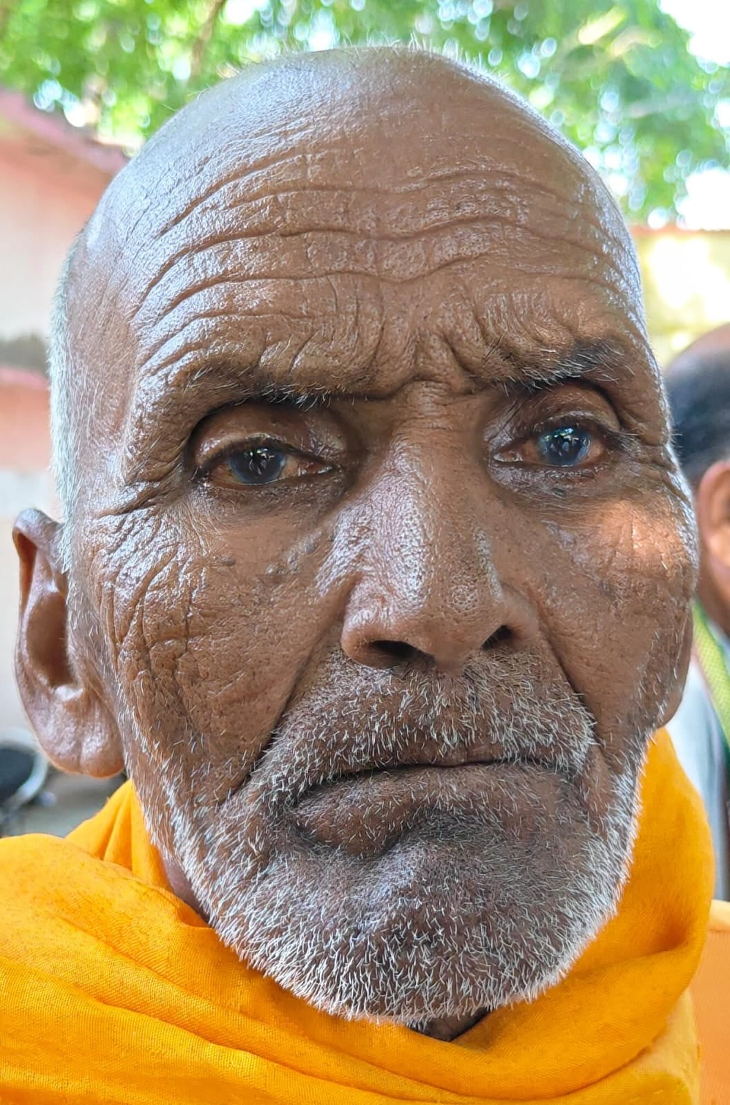 फोटो- 27 सदर तहसील में हड़ताल के दौरान मांगें दोहराते लेखपाल। संवाद फोटो- 27 सदर तहसील में हड़ताल के दौरान मांगें दोहराते लेखपाल। संवाद