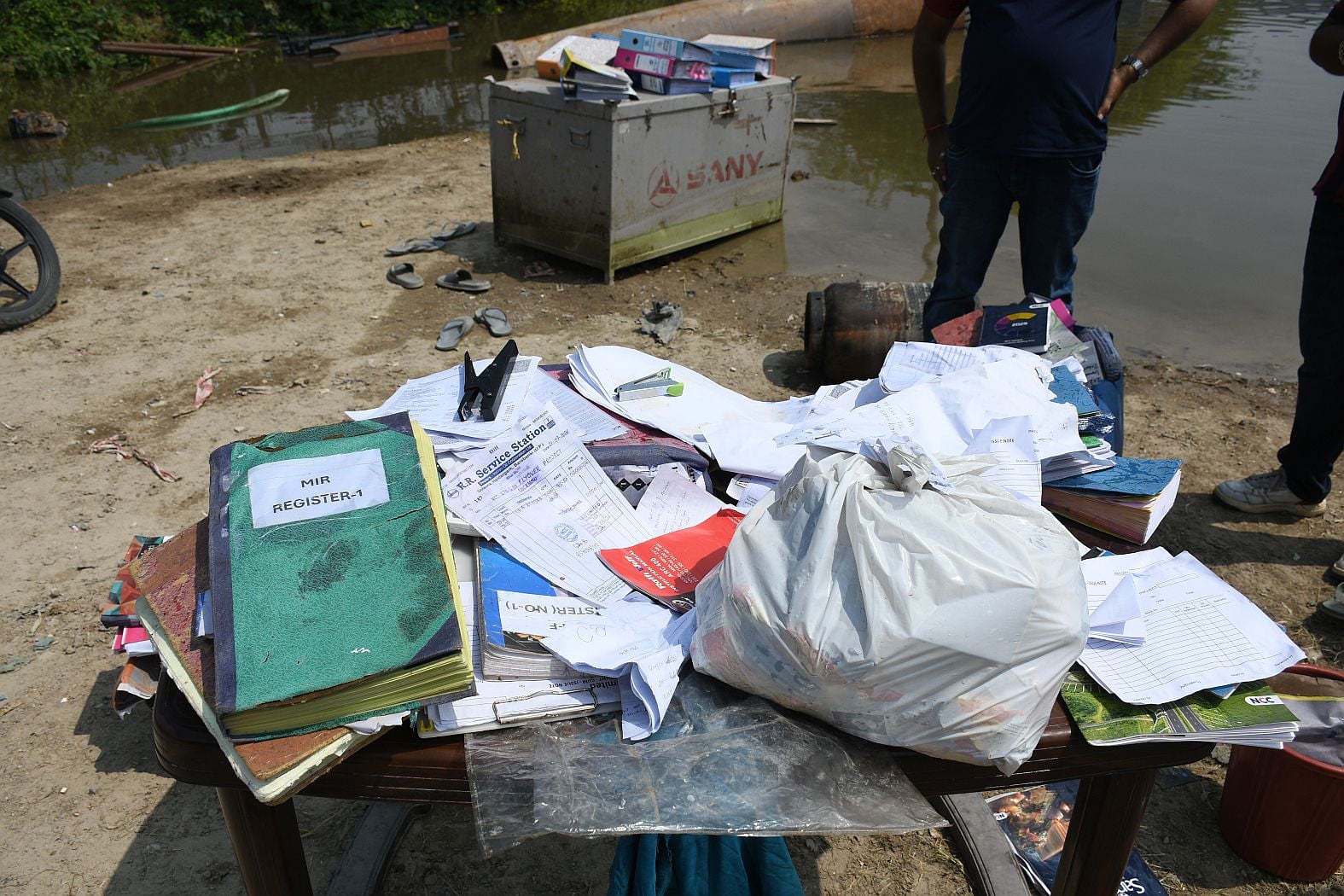 गोमती का जलस्तर शनिवार को बढ़ गया। 