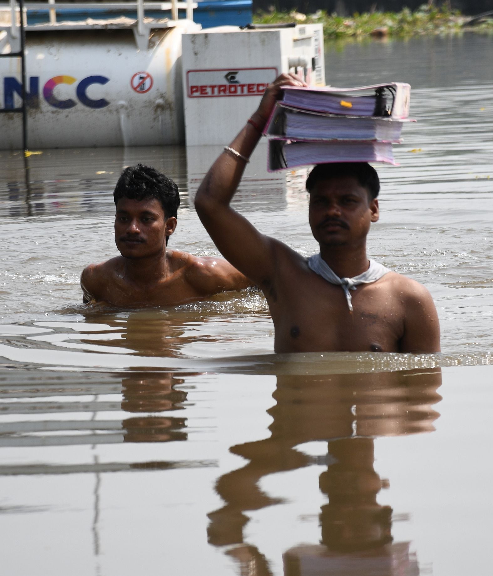 गोमती का जलस्तर शनिवार को बढ़ गया। 