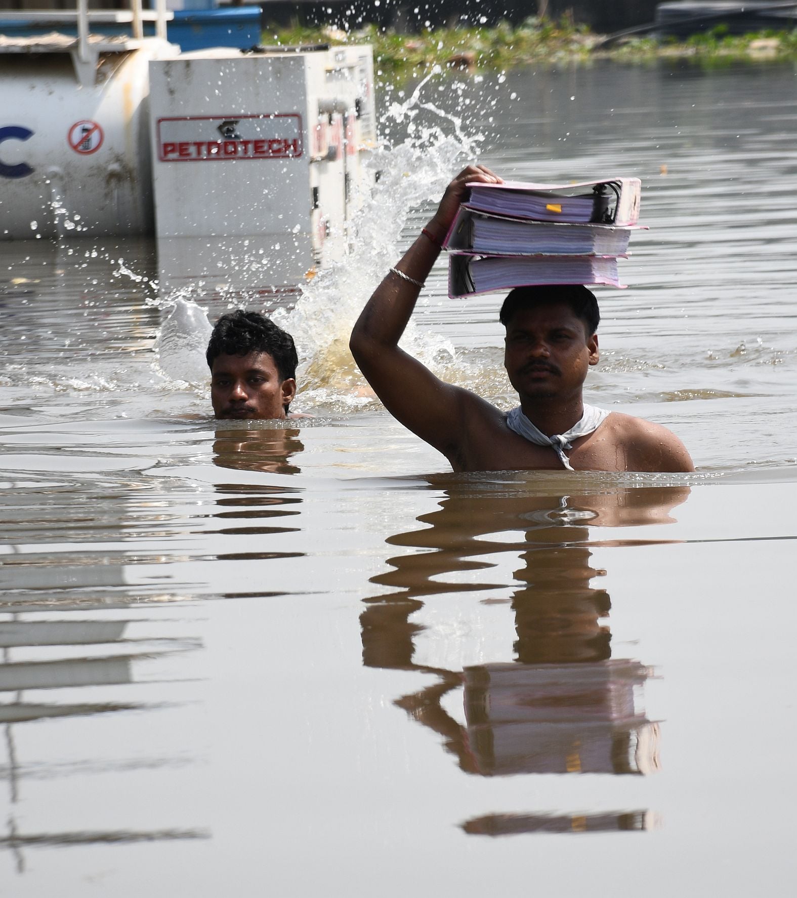 गोमती का जलस्तर शनिवार को बढ़ गया। 